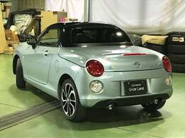 法定整備費用は本体価格に含まれております。洗練されたサービススタッフが法定整備を実施し、必要に応じて交換・修理作業を施したうえで、安心してお乗りいただける状態にしてお引渡し致します。