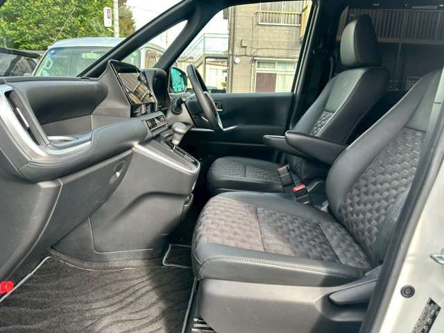 シートのヨレ・ワレなく室内も状態良好！