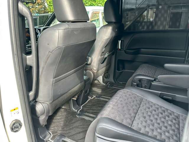 後ろも広々快適ですよ～♪