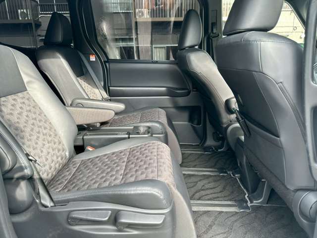 後ろも広々快適ですよ～♪