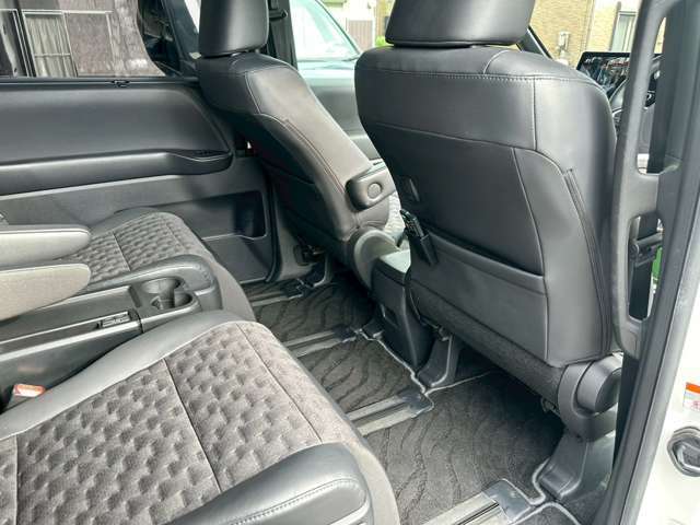 後ろも広々快適ですよ～♪