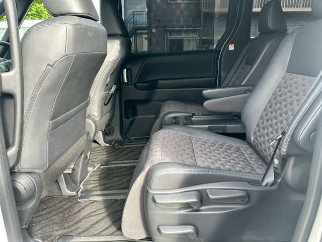 後ろも広々快適ですよ～♪