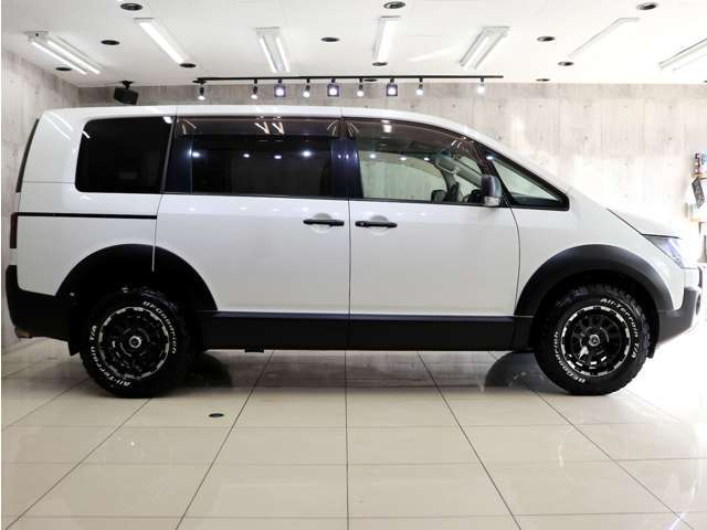 新品BFグッドリッチATタイヤを装備したデリカD5はアクティブな仕様になっております。