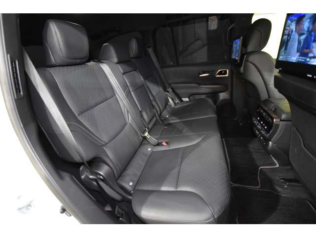 ディーラー品　美プラスカート トヨタ ランドクルーザー300 3.5 ZX 4WD 2022年 3.3万キロ (大阪