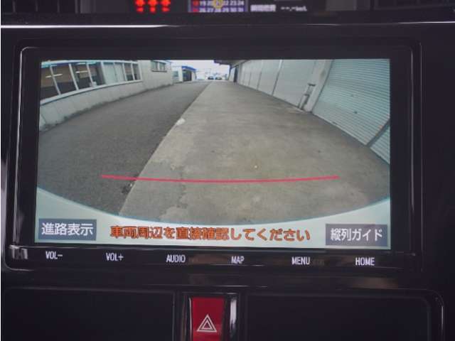 ◆バックカメラ◆リバースにするだけで映ります、後方の安全確認や、狭い駐車場での車庫入れ、雨の日や夜間など視界の悪い時に便利です！安全にバックする為には欠かせない装備です。