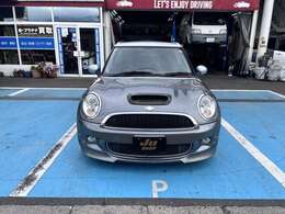 お買い得クラブマン入庫しました　ターボ ローダウン　プッシュスタート　社外ナビ　内外装仕上げ　弊社ミニ　アウディ　修理もOK　お気軽にお問い合わせください。