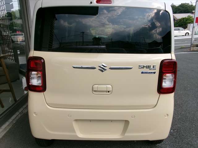【全車メーカー保証付販売】最長5年もしくは10万キロのメーカー保証付での販売です！乗り出し後は当店にてアフター保証対応OK！遠方の方は、最寄りのディーラー店で対応可！当店は全車「安心ロング保証付」販売です