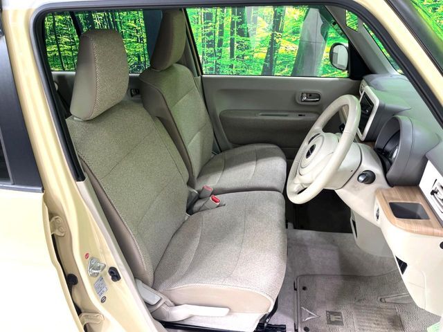 運転席シート廻りは使用感も少なく、良好な状態となっています。丁寧に使われていたことがよくわかりますね。
