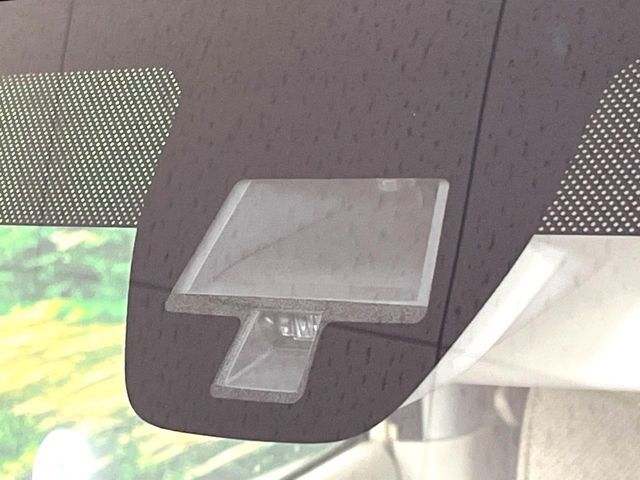 【スズキ　セーフティサポート】走行中に前方の車両等を認識し、衝突しそうな時は警報とブレーキで衝突回避と被害軽減をアシスト。より安全にドライブをお楽しみいただけます。