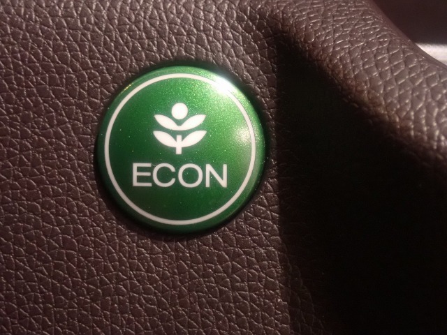 ECONボタンを上手に使ってエコ運転をお願い致します！