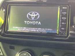 【純正ナビ】人気の純正ナビを装備しております。ナビの使いやすさはもちろん、オーディオ機能も充実！キャンプや旅行はもちろん、通勤や買い物など普段のドライブも楽しくなるはず♪