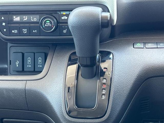 お車に合わせて無料保証以外にも、保証範囲、期間、距離を拡充させた有料保証もご用意しております！中古車の購入が初めてで不安・・・というお客様もご安心ください！