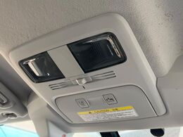 【アイサイトVer2】前方の車両等を検知し、衝突しそうな時は警報で注意を促し、ブレーキを踏む力をサポート。ブレーキを踏めなかった場合は衝突被害軽減ブレーキが作動、衝突回避をサポートします。