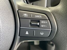 【アダプティブクルーズコントロール】高速道路での長距離走行が楽に！！自動で速度を保つクルーズコントロールが、衝突軽減システムと連携し、前方の車両を感知して車間を保つように速度調節してくれます！！