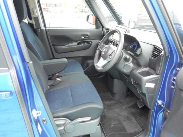 おクルマは、ご納車前に車検及び法定整備を実施してお引渡しいたします。全国どこでも日産ディーラーで保証整備が受けられますので、安心してお乗りいただけます！