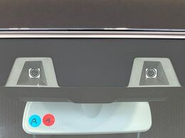 【スズキ　セーフティサポート】走行中に前方の車両等を認識し、衝突しそうな時は警報とブレーキで衝突回避と被害軽減をアシスト。より安全にドライブをお楽しみいただけます。