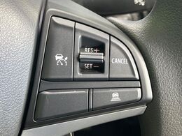【アダプティブクルーズコントロール】高速道路での長距離走行が楽に！！自動で速度を保つクルーズコントロールが、衝突軽減システムと連携し、前方の車両を感知して車間を保つように速度調節してくれます！！