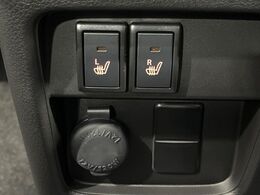 【シートヒーター】寒い日に重宝するシートヒーター！エアコンより早く温まってくれるので寒がりの人も安心ですね♪エアコンの温風は乾燥するから苦手、という方にもをおすすめです。