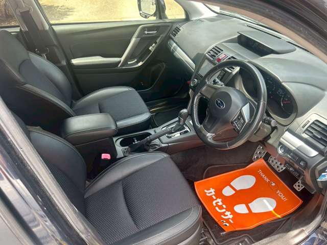 内装や外装も隅々までクリーニングしてからご納車致します♪