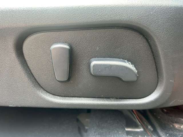 内装や外装も隅々までクリーニングしてからご納車致します♪