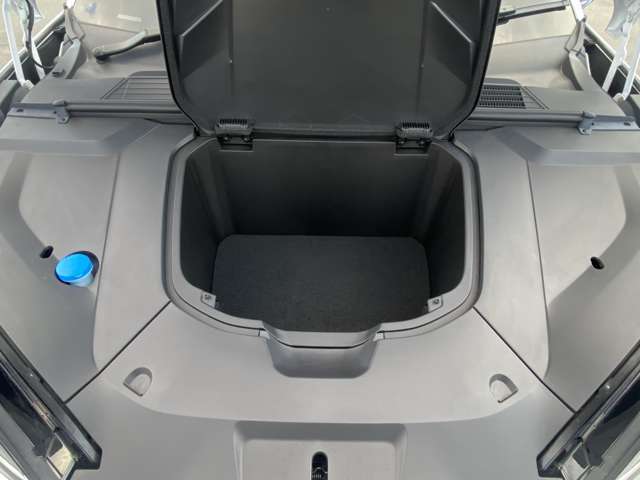 モータールームには50Lの荷室容量