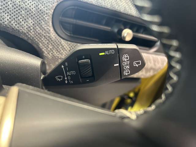 オートワイパーもついております！