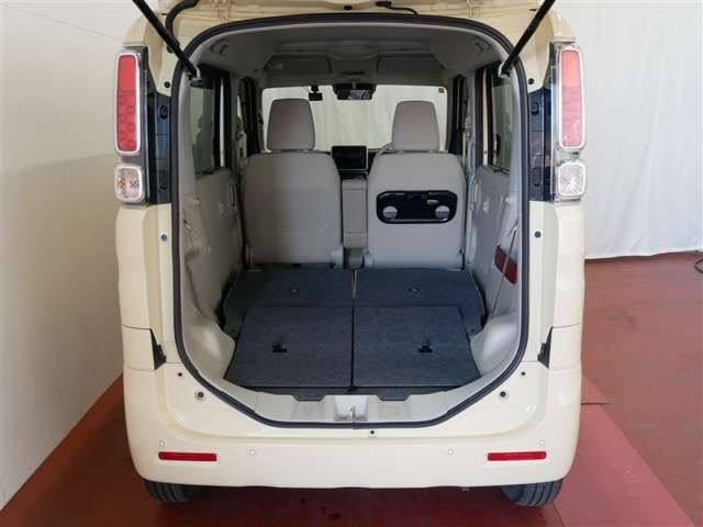 水平に倒すことができますので、大きな荷物もラクラク積めます！！