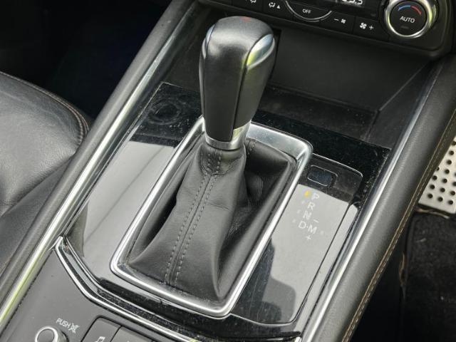 お車に合わせて無料保証以外にも、保証範囲、期間、距離を拡充させた有料保証もご用意しております！中古車の購入が初めてで不安・・・というお客様もご安心ください！