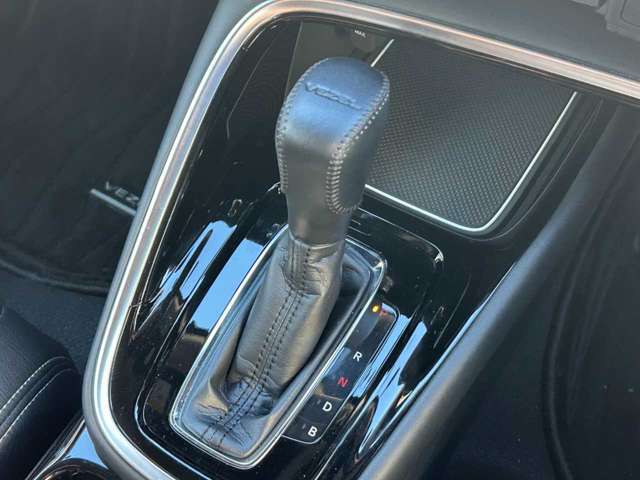 全体的に使用感の少ない良好な車内です。