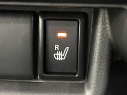 【シートヒーター】寒い日に重宝するシートヒーター！エアコンより早く温まってくれるので寒がりの人も安心ですね♪エアコンの温風は乾燥するから苦手、という方にもをおすすめです。