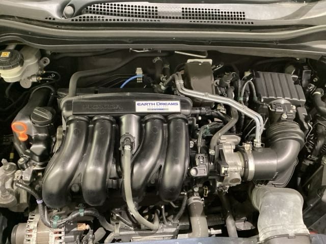 ホンダスタッフがしっかり整備して保証付きにてお渡し致します。エンジンルーム＆室内ルームともにクリーニング済みで清潔です。快適なドライブをお楽しみください。