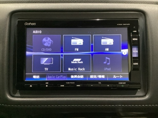 ナビゲーションはフルセグTV対応のGathers純正メモリーナビを搭載しています。Bluetoothオーディオ機能がありますので、スマートフォンなどの音楽も再生できます。