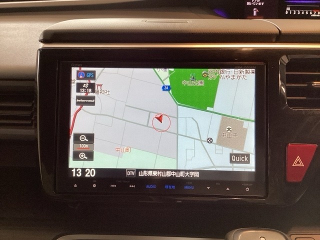 ワイド画面のナビゲーションはフルセグTV対応のGathers純正メモリーナビを搭載しています。Bluetoothオーディオ機能がありますので、スマートフォンなどの音楽も再生できます。