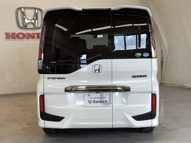 購入後も自社指定整備工場完備でお客様の愛車をしっかりサポート致します！御納車時には安全かつ安心してお乗り頂けるようホンダ専門知識を持つ整備スタッフが点検・整備・装備も説明をしてお渡ししております。