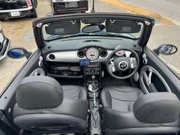 【インパネ周り】視界がよく運転しやすい設計となっております。日々のドライブを飽きさせません♪