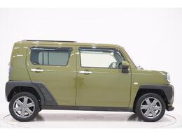 県内13店舗にて常時500台以上ダイハツ車を展示中です。見て、触って、納得のいく一台をぜひ見つけてください。