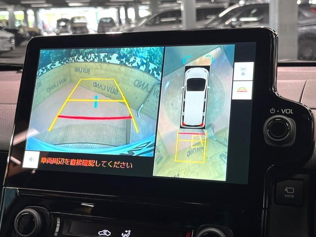 【パノラミックビューモニター】専用のカメラにより、上から見下ろしたような視点で360度クルマの周囲を確認することができます☆死角部分も確認しやすく、狭い場所での切り返しや駐車もスムーズに行えます。