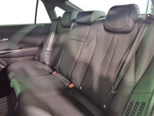 ◆三重県最大級の大型屋内中古車センター♪ヴァーサス鈴鹿店です♪オールジャンルの展示車が盛り沢山です♪在庫の無い車両のオーダーも受け付けます♪電話→059-384-5050までお問合せ下さい◆