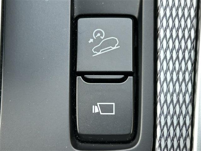 納車前に内外装のクリーニングをいたします。各種コーティング（別途有料）もご用意しておりますので、是非ご相談ください。