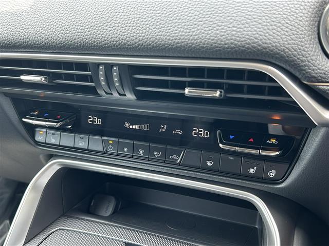 納車前に内外装のクリーニングをいたします。各種コーティング（別途有料）もご用意しておりますので、是非ご相談ください。