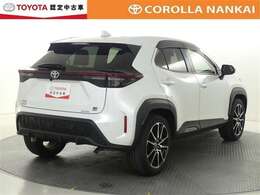 広々とした車内空間に優れた燃費性能。更にデザインも上質で人気のお車です！