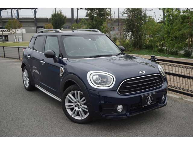 日本車には無いおしゃれなデザインはその人自身の個性を引き出してくれるアイテムの一つとなります☆おしゃれな輸入車で車をファッションの様にお楽しみ下さい☆