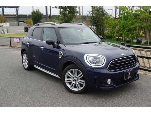 お洒落なアウトドア好きの貴方に是非とも乗って頂きたい一台です。