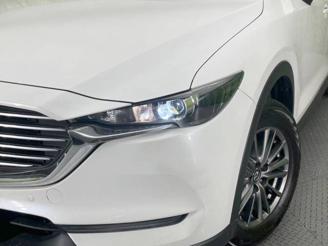 【LEDヘッドライト】悪天候や夜間走行時も良好な視界を確保し安心して運転できる高輝度LEDヘッドライトを装備！点灯速度が早く、消費電力も抑えられています。