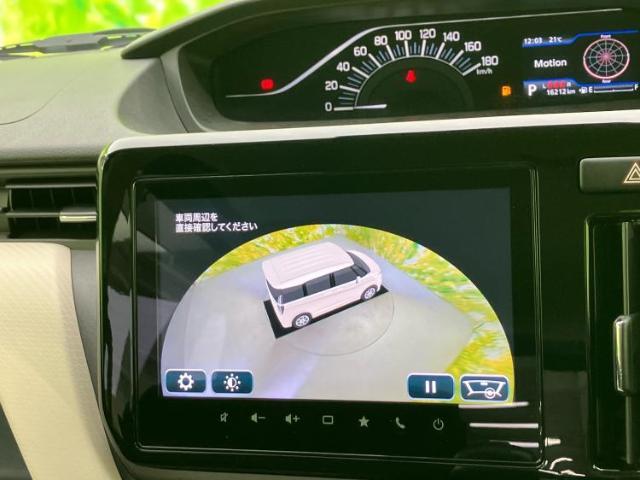 WECARSの展示場では実際に見て、触ってお車をお選びいただけます！知識の豊富な営業スタッフが様々なカーライフをご提案いたします！