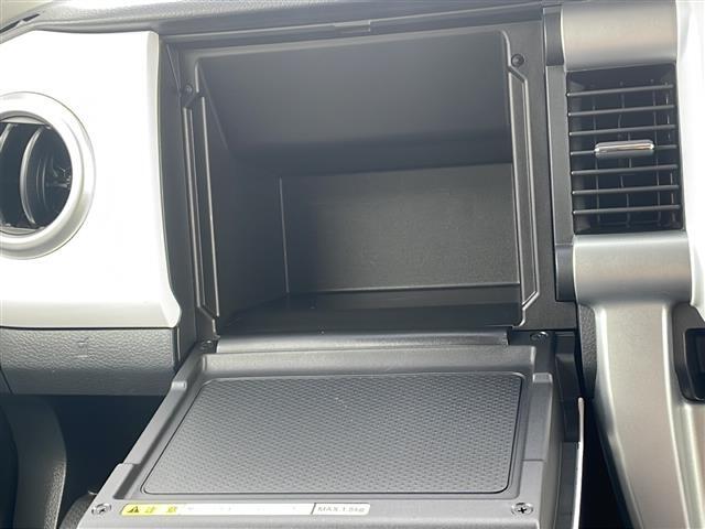 車検証ケースや、日頃使う小物類の収納に便利ですね！