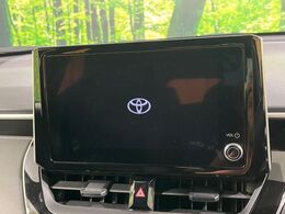 【ディスプレイオーディオ】お手持ちのスマートフォンとの連携で、ナビや音楽再生など各種アプリを使用可能。スマホに近い感覚でお使いいただけます♪