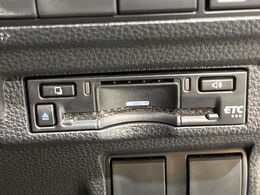 【ETC】高速道路の料金所をストレスなく通過！話題のスポットやサービスエリアに多い「スマートIC」利用時は必須のアイテムです。当店でセットアップを実施、ご納車当日からすぐにご利用いただけます！