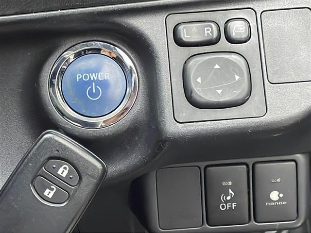 気になる車はすぐにお問い合わせください！画面右側の0066から始まる無料ダイヤルからお問い合わせ下さい！専門スタッフがお車のご質問にお答えいたします！