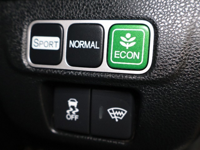 ドライブモードの切り替えが可能です！気分やシーンに合わせて切り替えることで、ドライブがより快適になります。